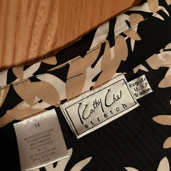 Kathy Che Ladies Blouse - Picture 2 of 2